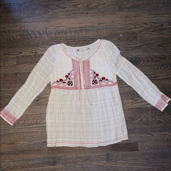 Chelsea & Violet Tops - NWOT Chelsea & Violet peasant top with tie